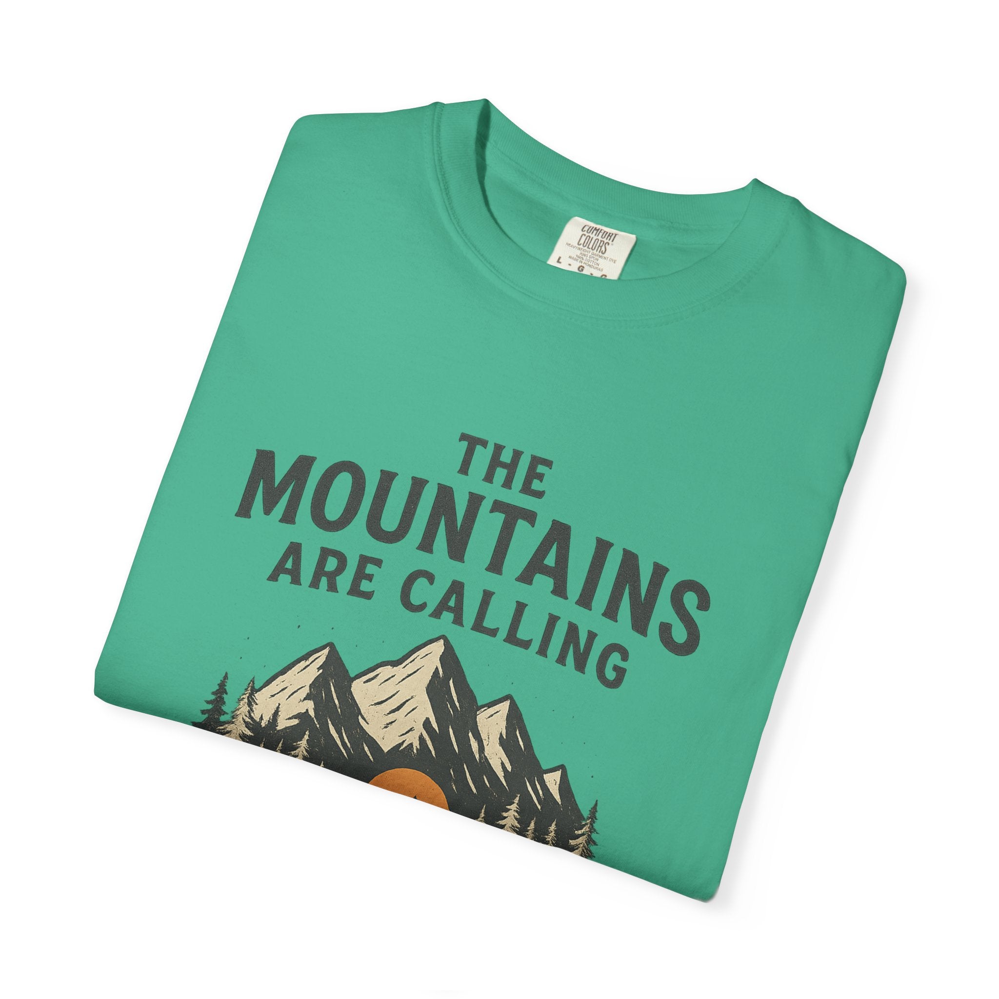 Retro Nature Tee – Mountains Are Calling & I Must Go