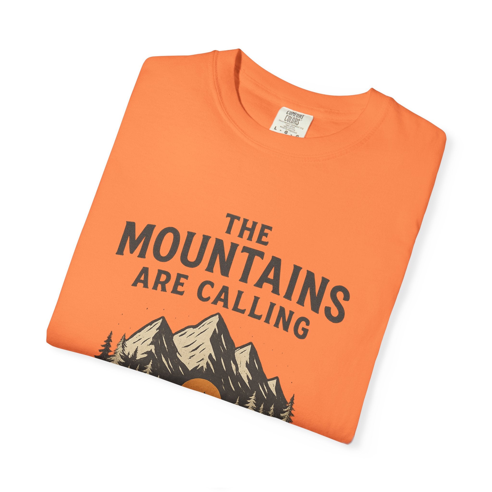 Retro Nature Tee – Mountains Are Calling & I Must Go
