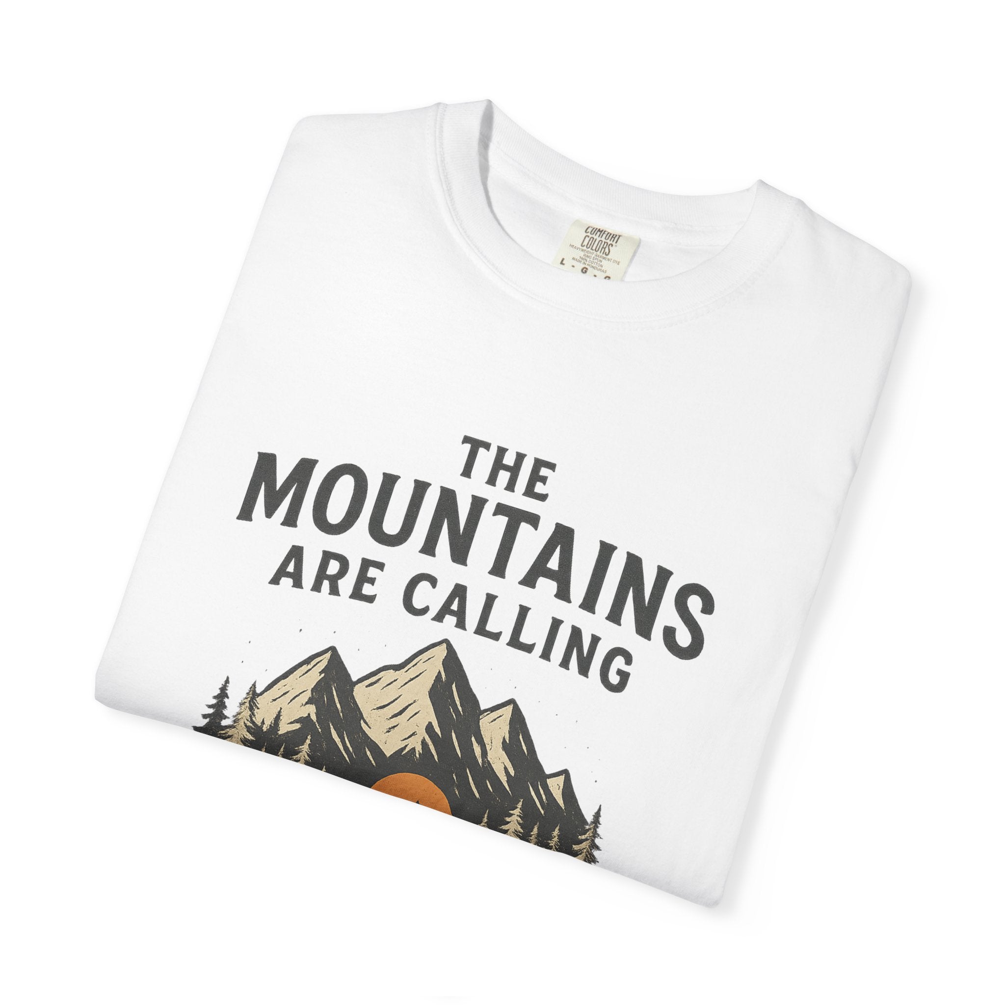 Retro Nature Tee – Mountains Are Calling & I Must Go