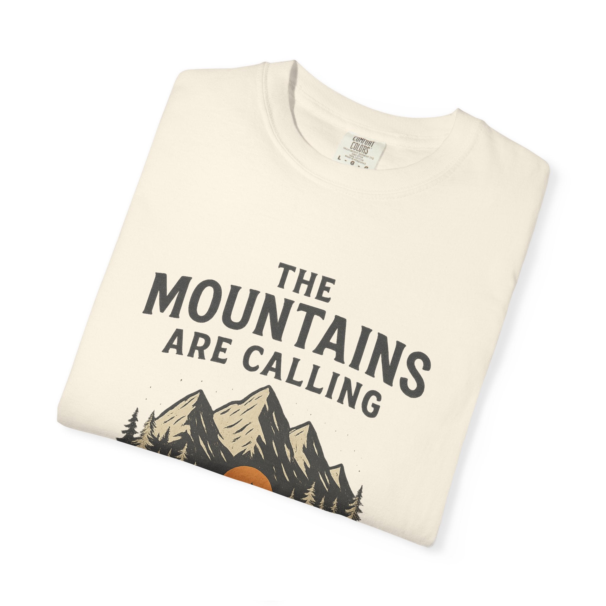 Retro Nature Tee – Mountains Are Calling & I Must Go